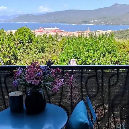 Дом отдыха Splendide Vue Avec Piscine Проприано